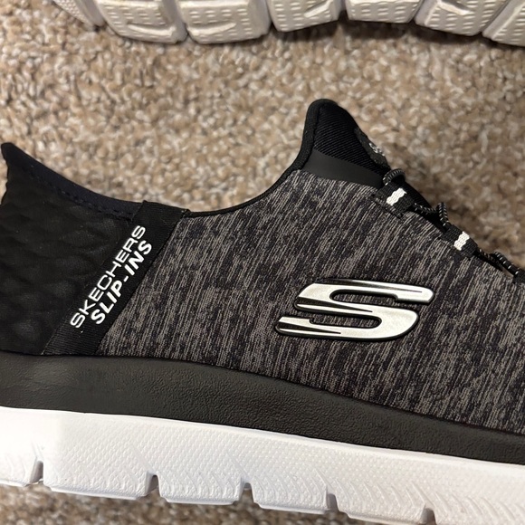 Women’s Skechers slip-ons sz 7.5 - Picture 2 of 7